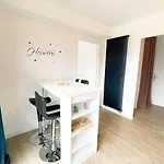 Jacuzzi Au Cocon Brestois * 브레스트