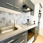 Jacuzzi Au Cocon Brestois 아파트 브레스트