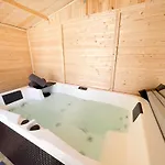 Jacuzzi Au Cocon Brestois 아파트 브레스트
