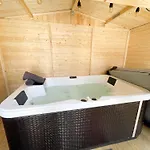 Jacuzzi Au Cocon Brestois 아파트 브레스트