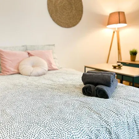 Jacuzzi Au Cocon Brestois * Брест