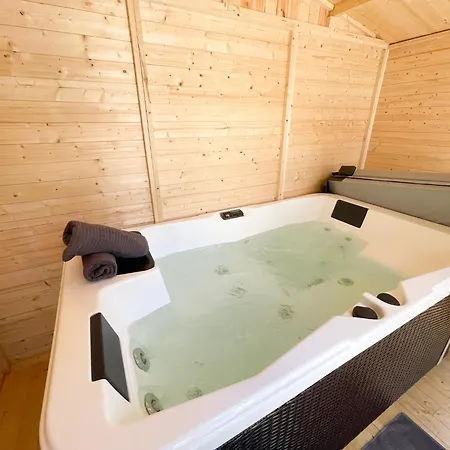 Jacuzzi Au Cocon Brestois