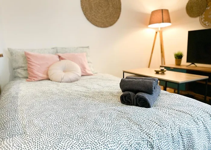 Jacuzzi Au Cocon Brestois * Брест